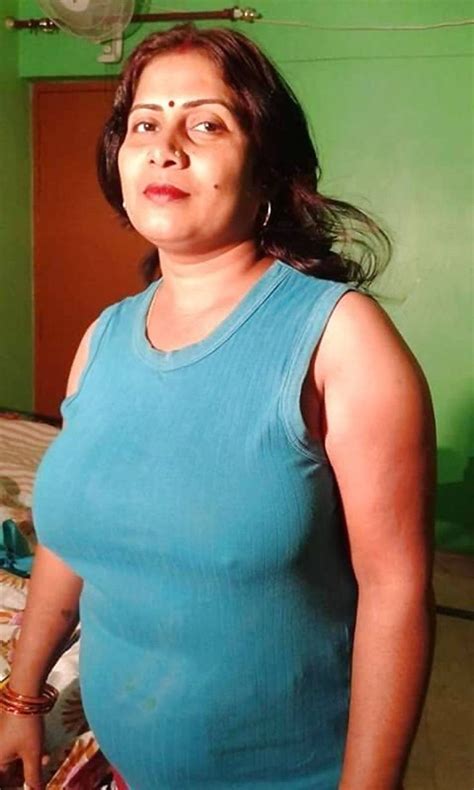 desi showing boobs|Indian Aunty showing her big boobs